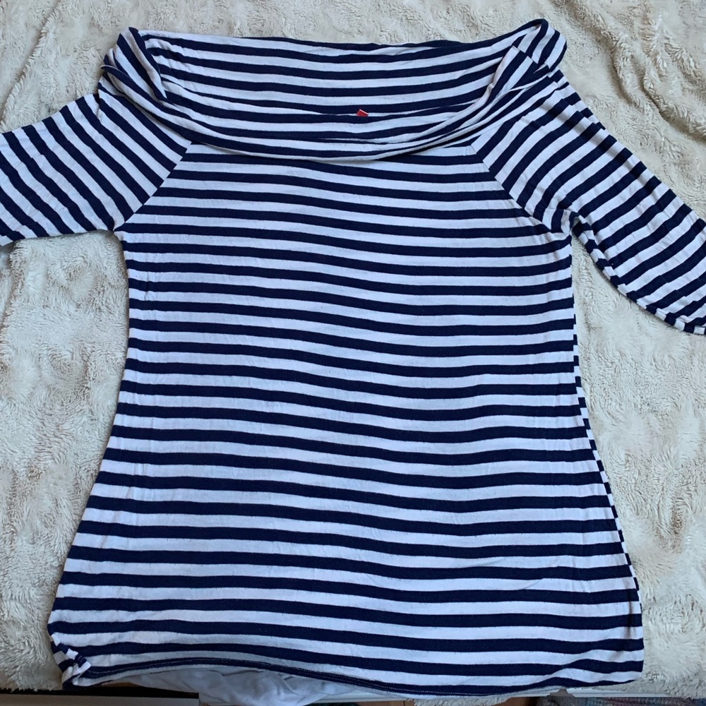 Off the shoulder top. XL.
